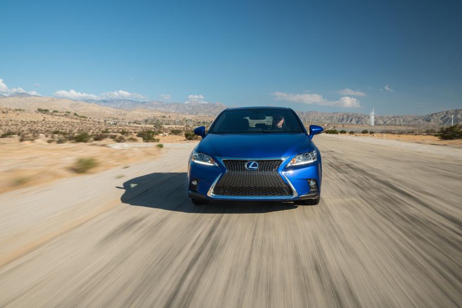  Lexus CT200h F-Sport 2014 года  (NA) (фото 2 из 41)